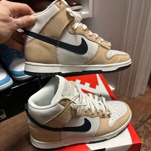 Nike women’s Dunk High Premium 'Sesame Obsidian', size 7